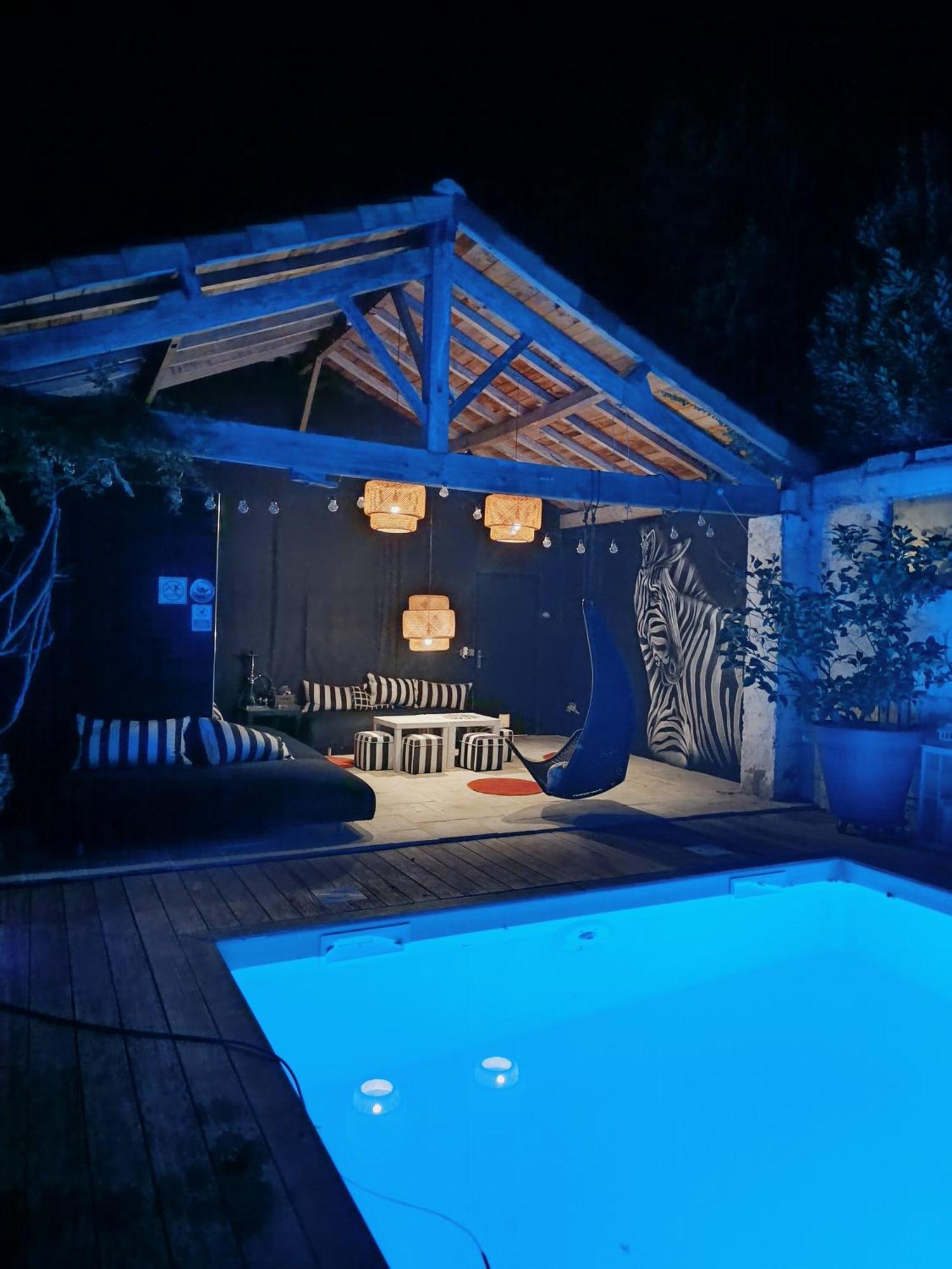 Buky Palace Pons Εξωτερικό φωτογραφία